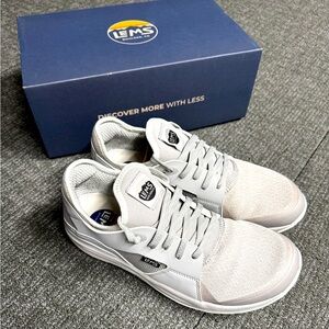 Lems Mesa Shoes 
Color: Glacier
Size: Men’s 10.5D